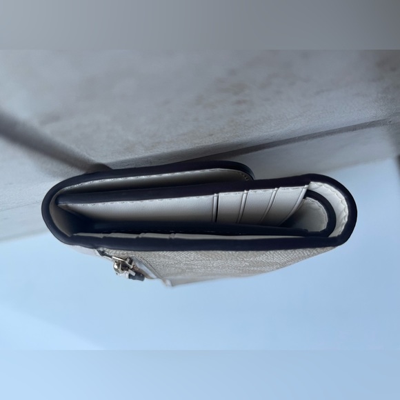 *REDUCED***Coach Signature Tri-Fold Long Leather Wallet with checkbook insert - Picture 8 of 14